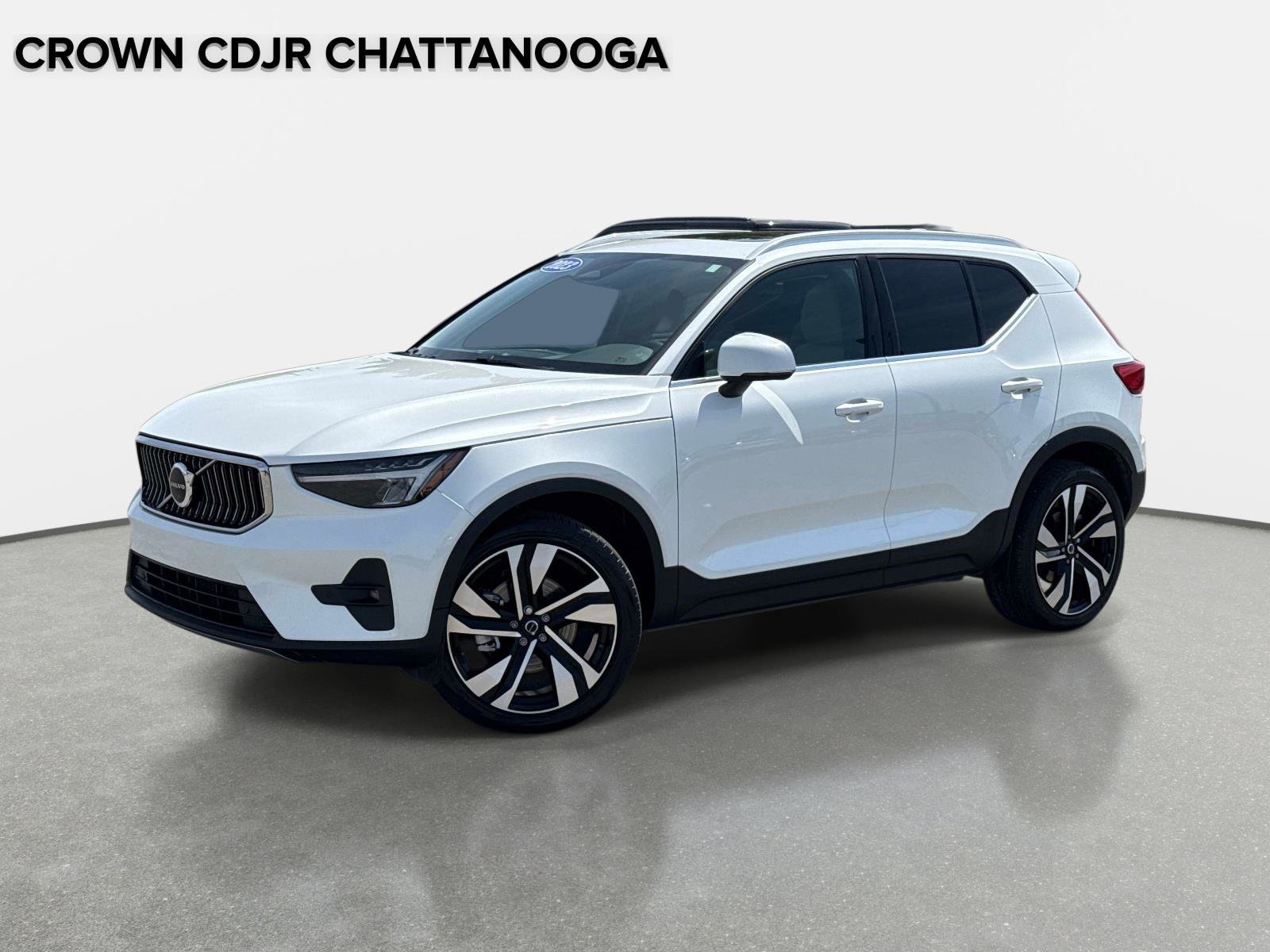 Used 2023 Volvo XC40 B4 Plus w/ Protection Package Premier