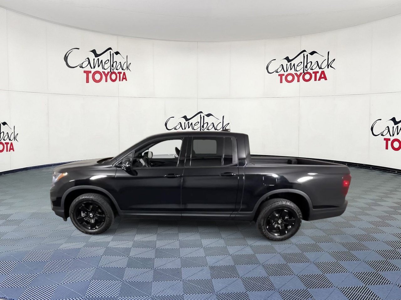 Used 2025 Honda Ridgeline Black Edition image 7