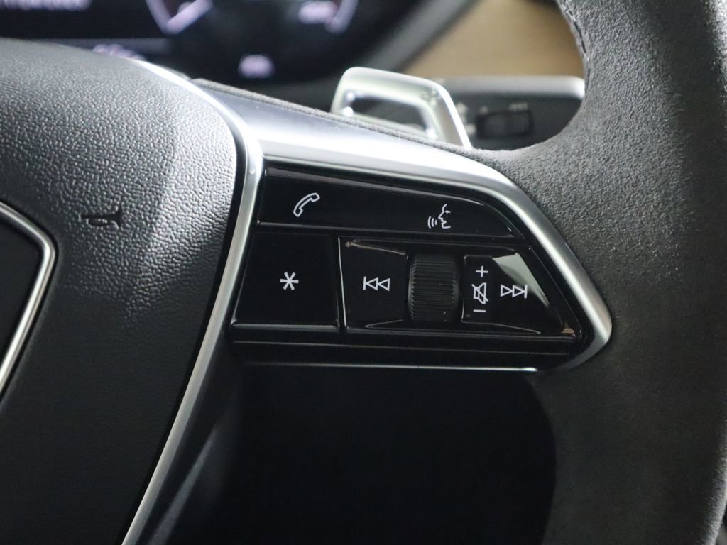 Certified 2023 Audi e-tron GT Premium Plus image 12