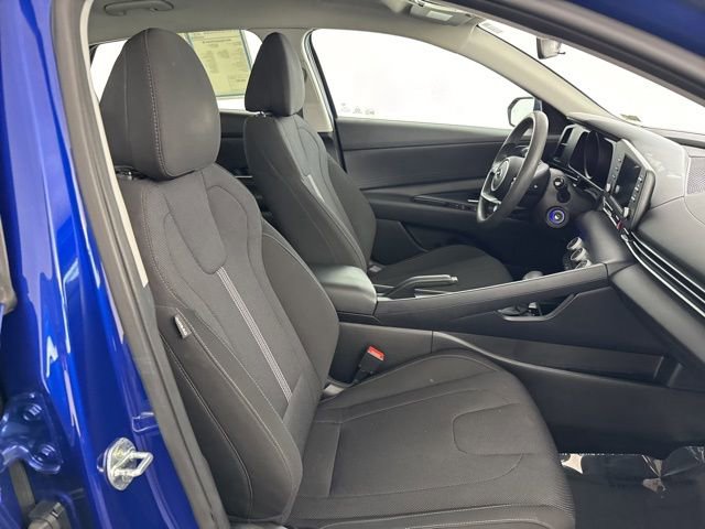 Used 2021 Hyundai Elantra SE image 23