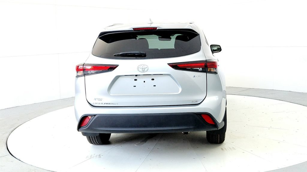Certified 2025 Toyota Highlander XLE AWD/4WD image 5