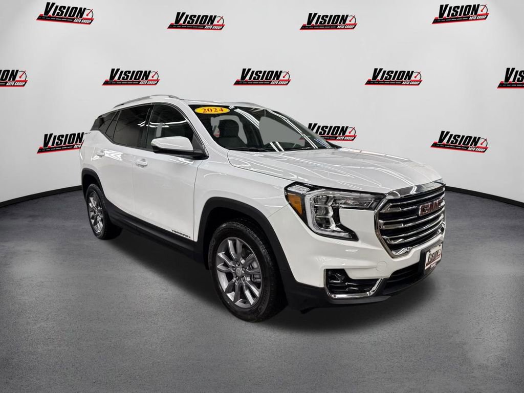 Used 2024 GMC Terrain SLT image 3
