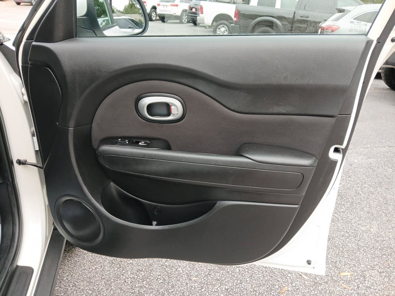 Used 2019 Kia Soul + FWD image 14