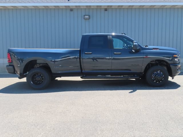 New 2026 RAM 3500 Big Horn AWD/4WD image 2