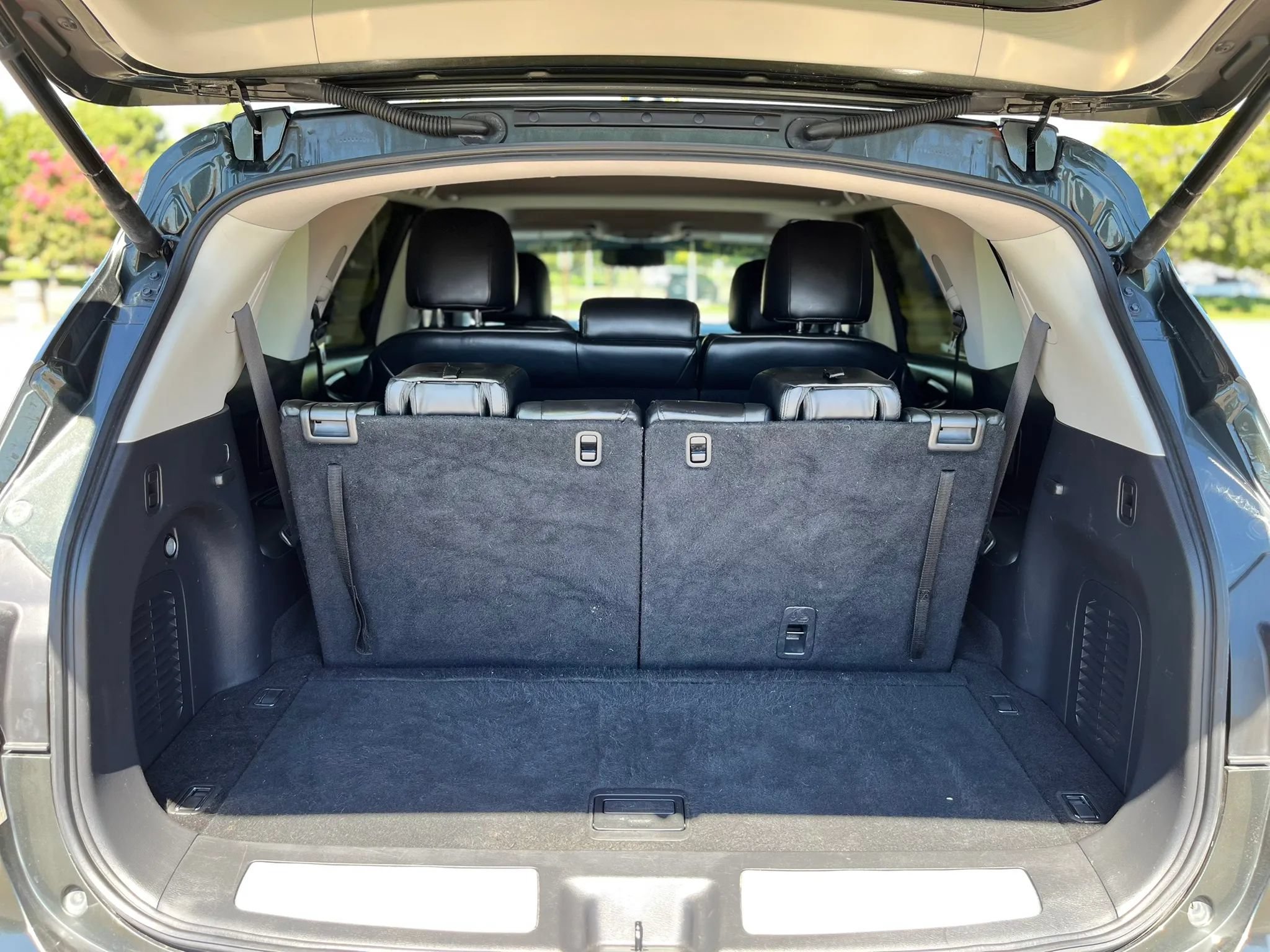 Used 2013 INFINITI JX35 FWD w/ Premium Pkg image 19