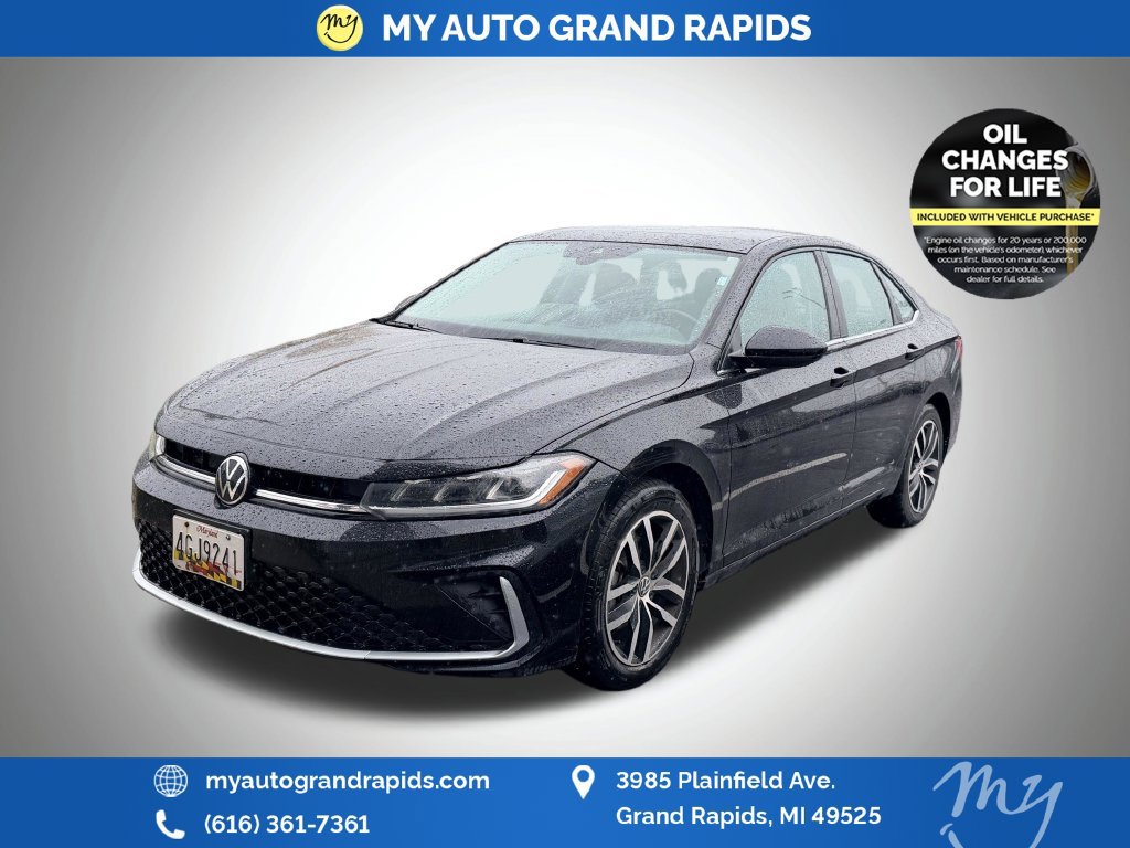 Used 2025 Volkswagen Jetta SE FWD image 1