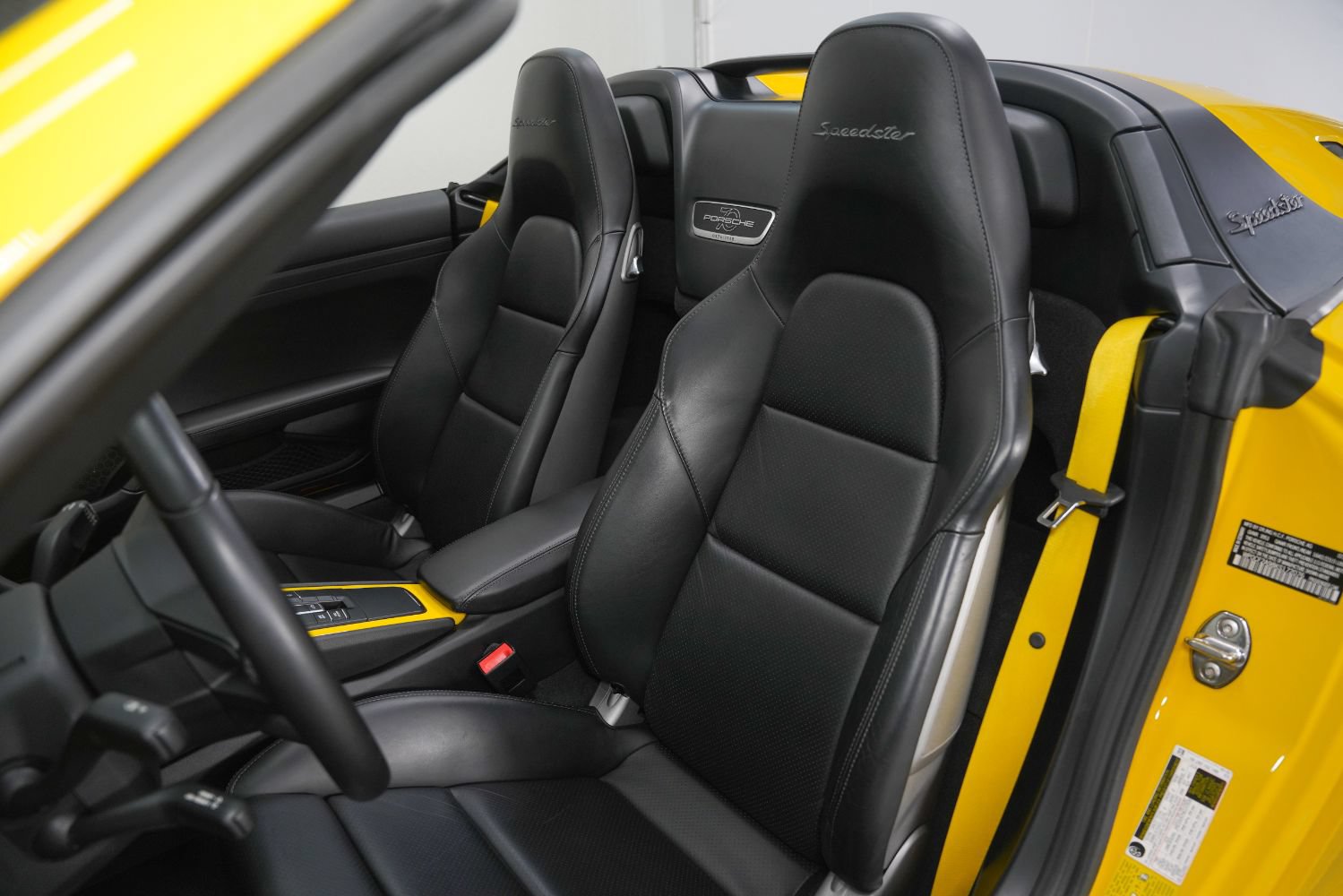 Used 2019 Porsche 911 Speedster RWD image 40