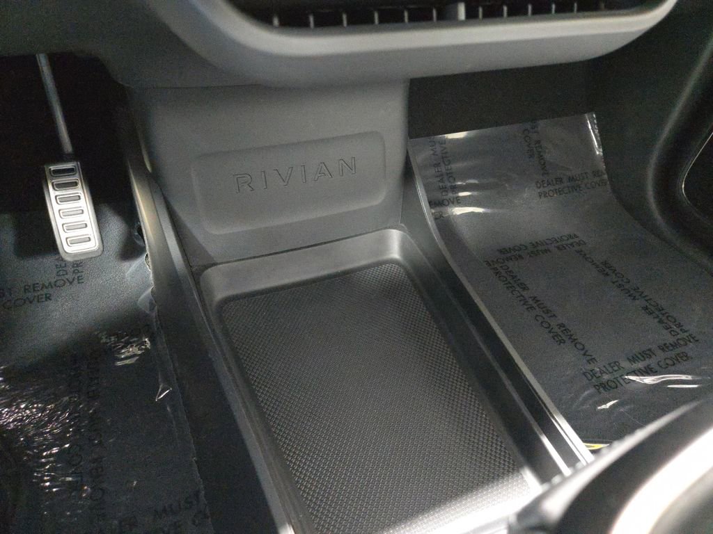 Used 2023 Rivian R1S Launch Edition image 24