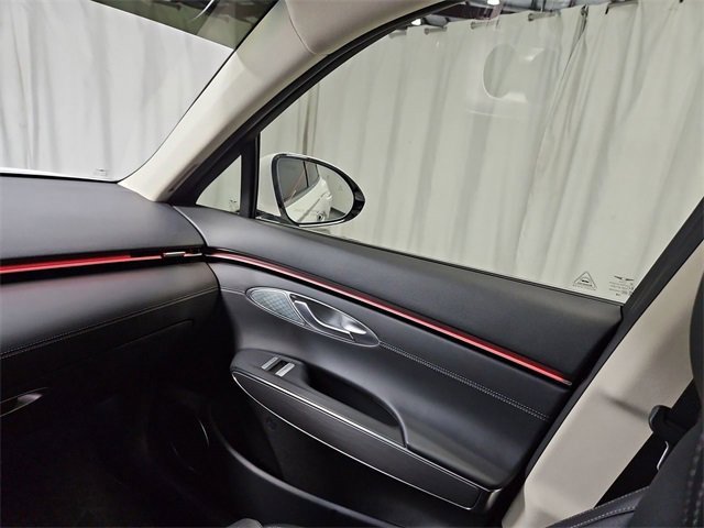 Used 2026 Genesis GV70 2.5T Select image 11