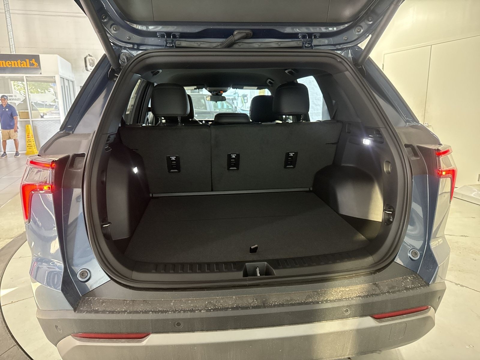 New 2027 Chevrolet Equinox LT w/ Convenience Package II FWD image 26