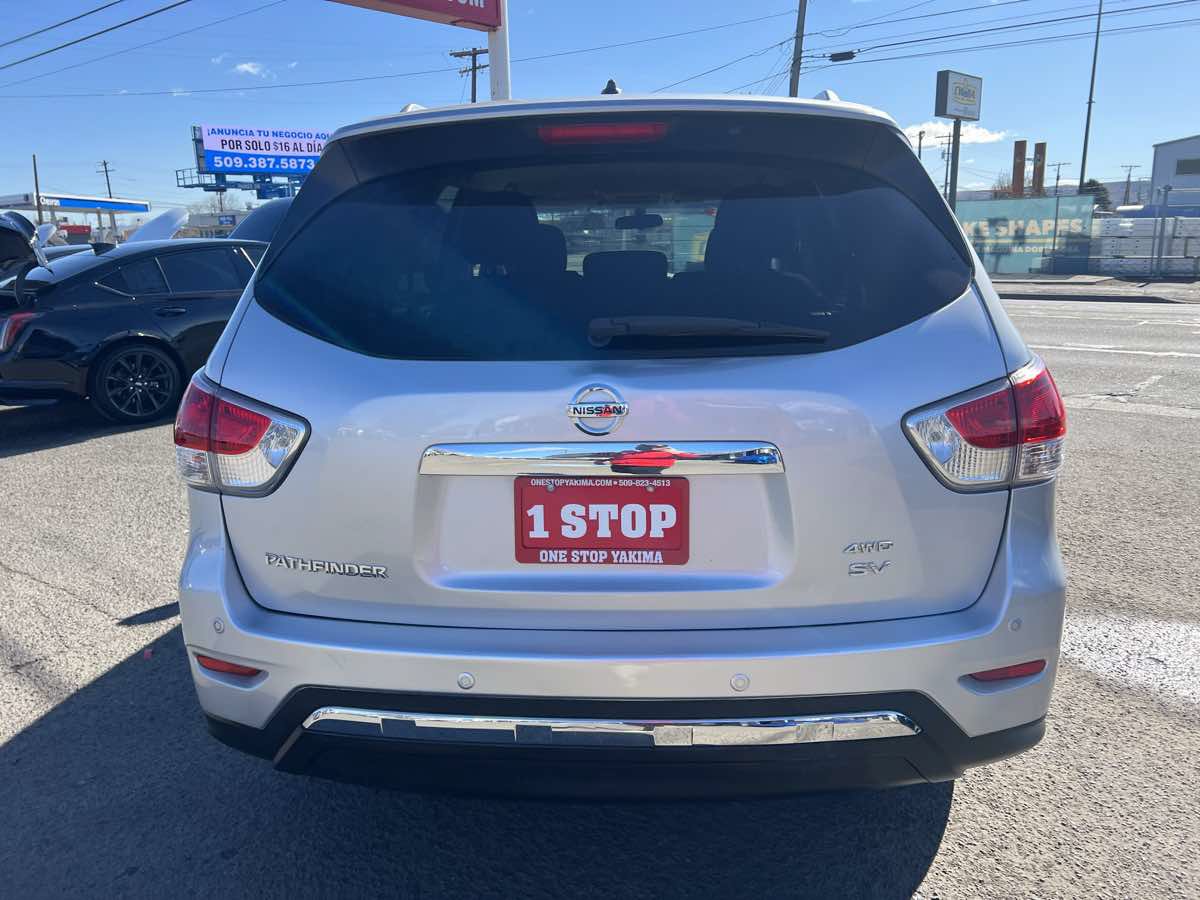 Used 2013 Nissan Pathfinder SV AWD/4WD image 6