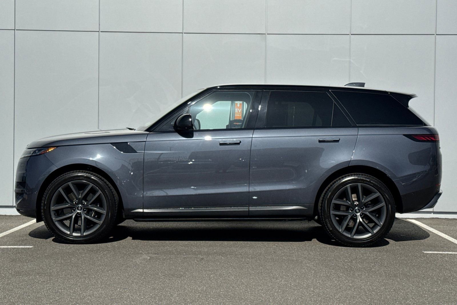 Certified 2023 Land Rover Range Rover Sport SE image 2