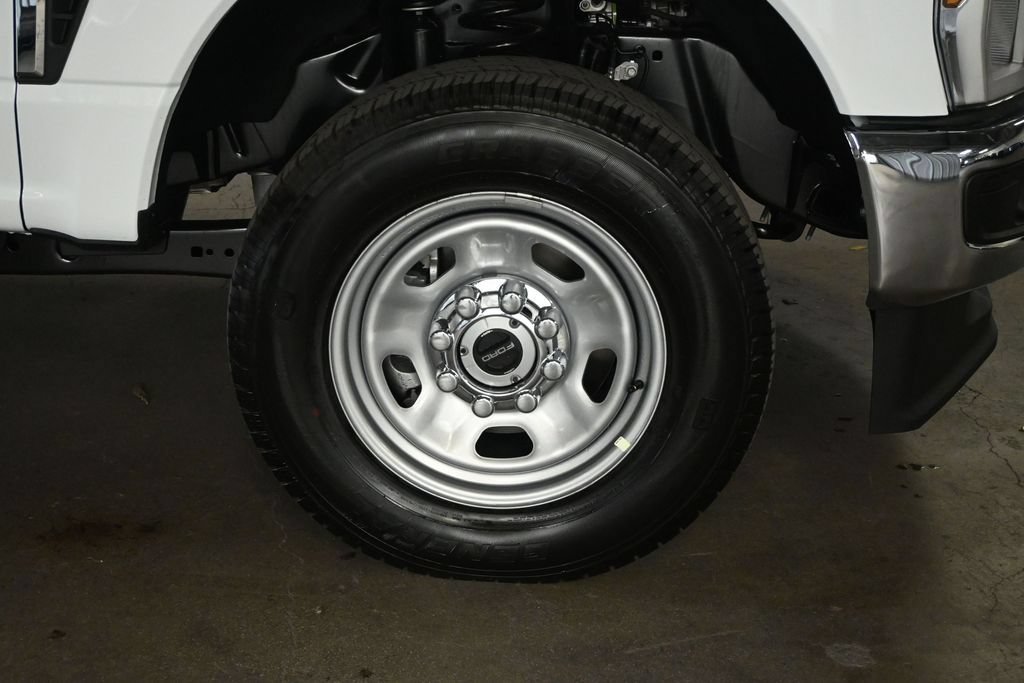 New 2026 Ford F350 XL w/ XL Chrome Package AWD/4WD image 27