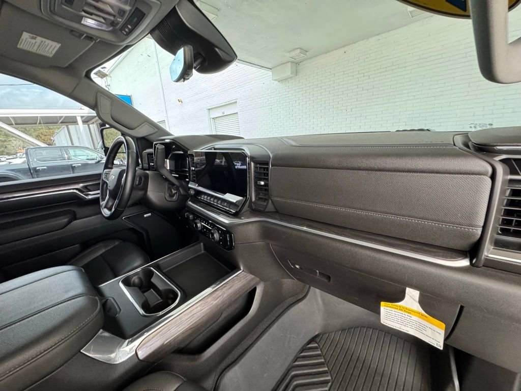 Used 2024 Chevrolet Silverado 2500 LTZ w/ LTZ Convenience Package image 17