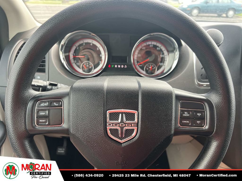Used 2018 Dodge Grand Caravan SE w/ UConnect Hands-Free Group FWD image 19