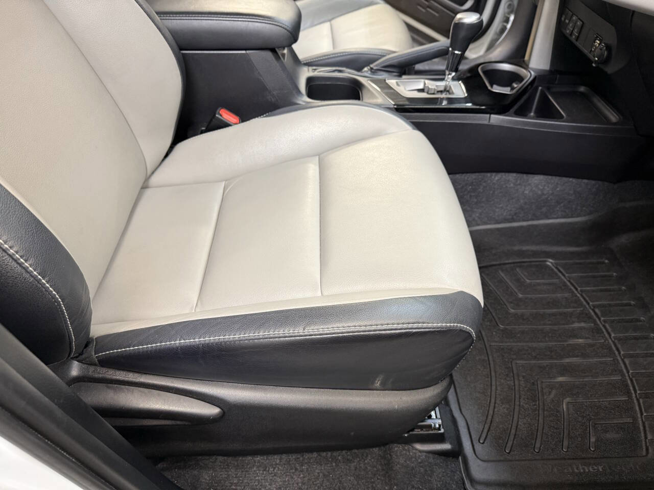 Used 2017 Toyota RAV4 Limited w/ Protection Package image 36