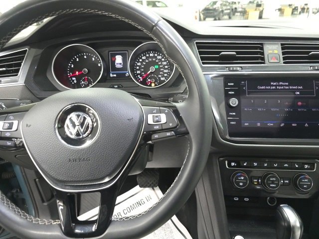 Used 2021 Volkswagen Tiguan SE w/ Panoramic Sunroof Package image 16