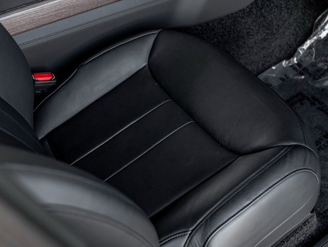 Used 2025 Land Rover Range Rover Long Wheelbase Autobiography image 30