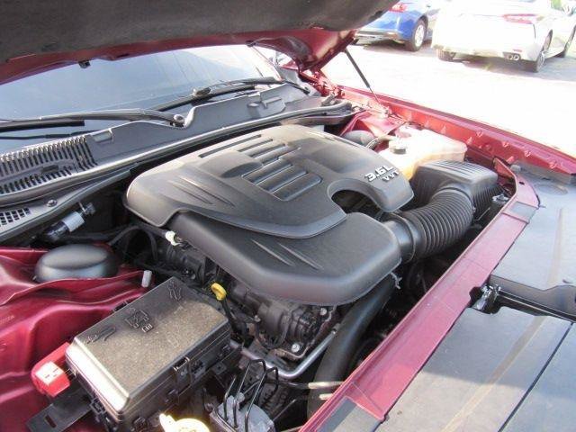 Used 2021 Dodge Challenger SXT w/ Driver Convenience Group RWD image 31