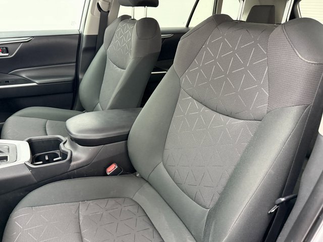 Used 2024 Toyota RAV4 XLE image 8