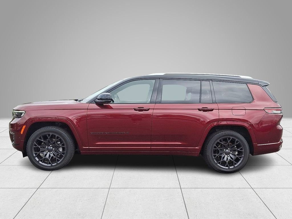 Used 2023 Jeep Grand Cherokee L Summit w/ Advanced Protech Group IV AWD/4WD image 8