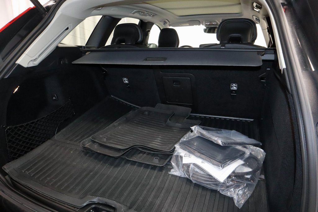 Used 2024 Volvo XC60 T8 Core image 12