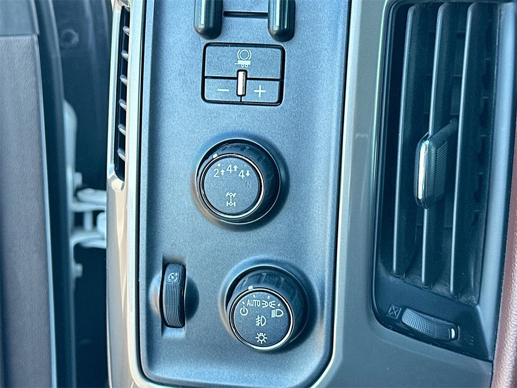 Used 2019 Chevrolet Silverado 2500 High Country w/ Duramax Plus Package image 10