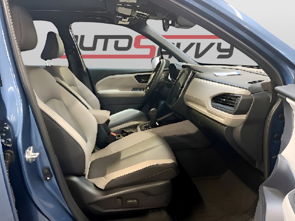Used 2025 Subaru Forester Limited AWD/4WD image 30