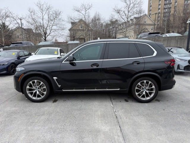 Certified 2024 BMW X5 xDrive40i w/ Premium Package image 5