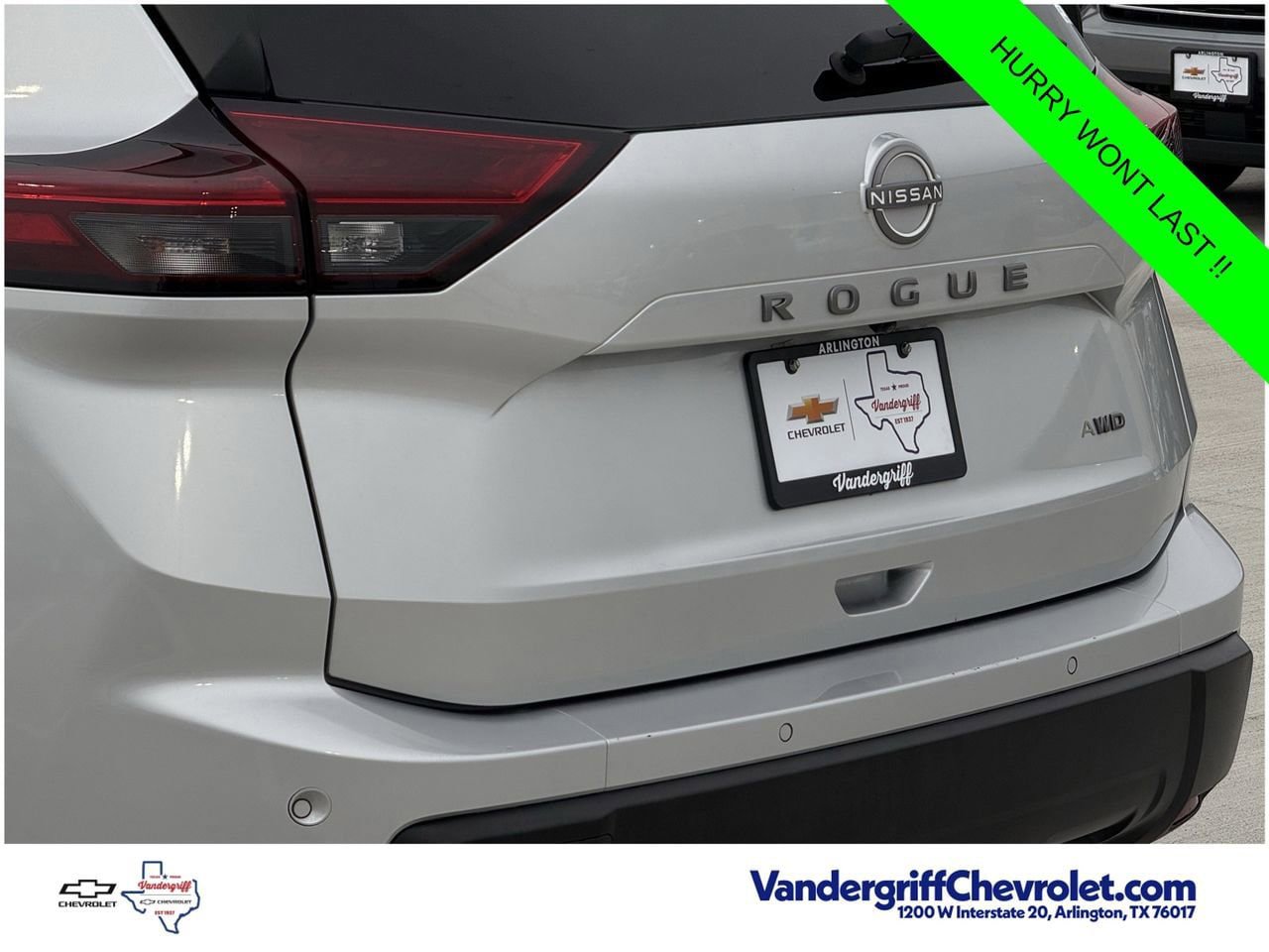 Used 2025 Nissan Rogue SV AWD/4WD image 6