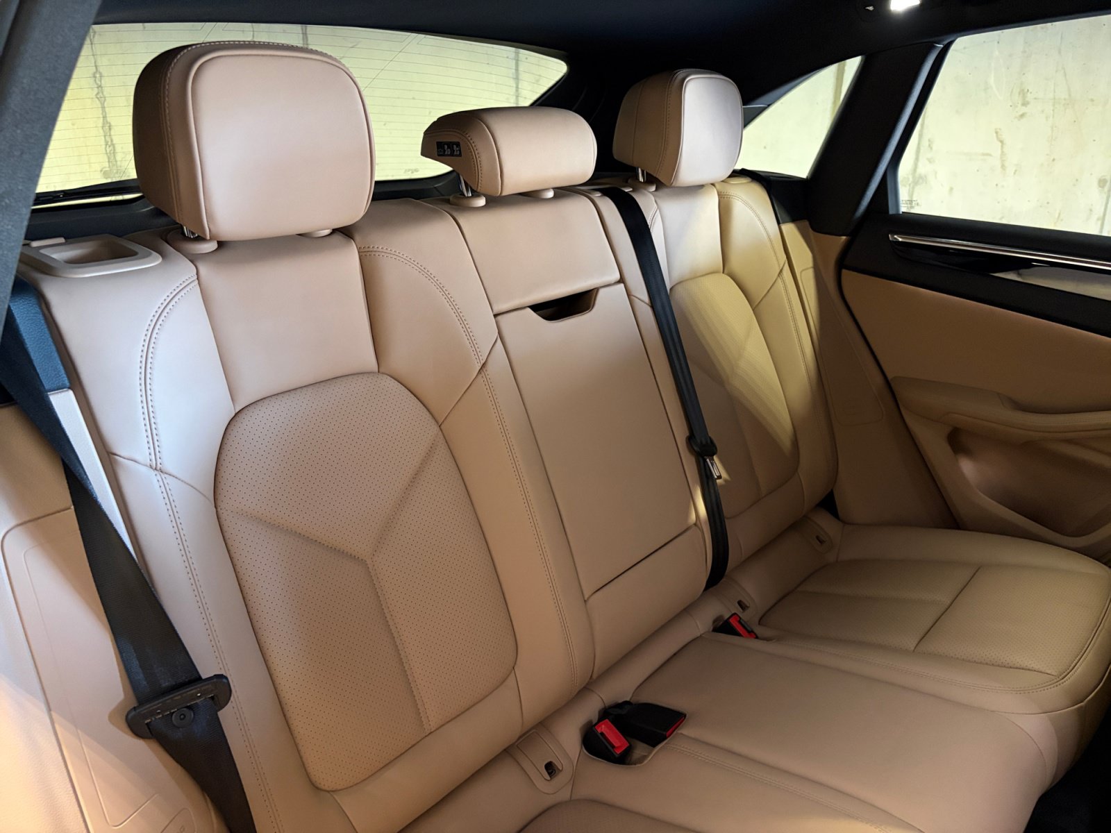 Certified 2026 Porsche Macan AWD/4WD image 27