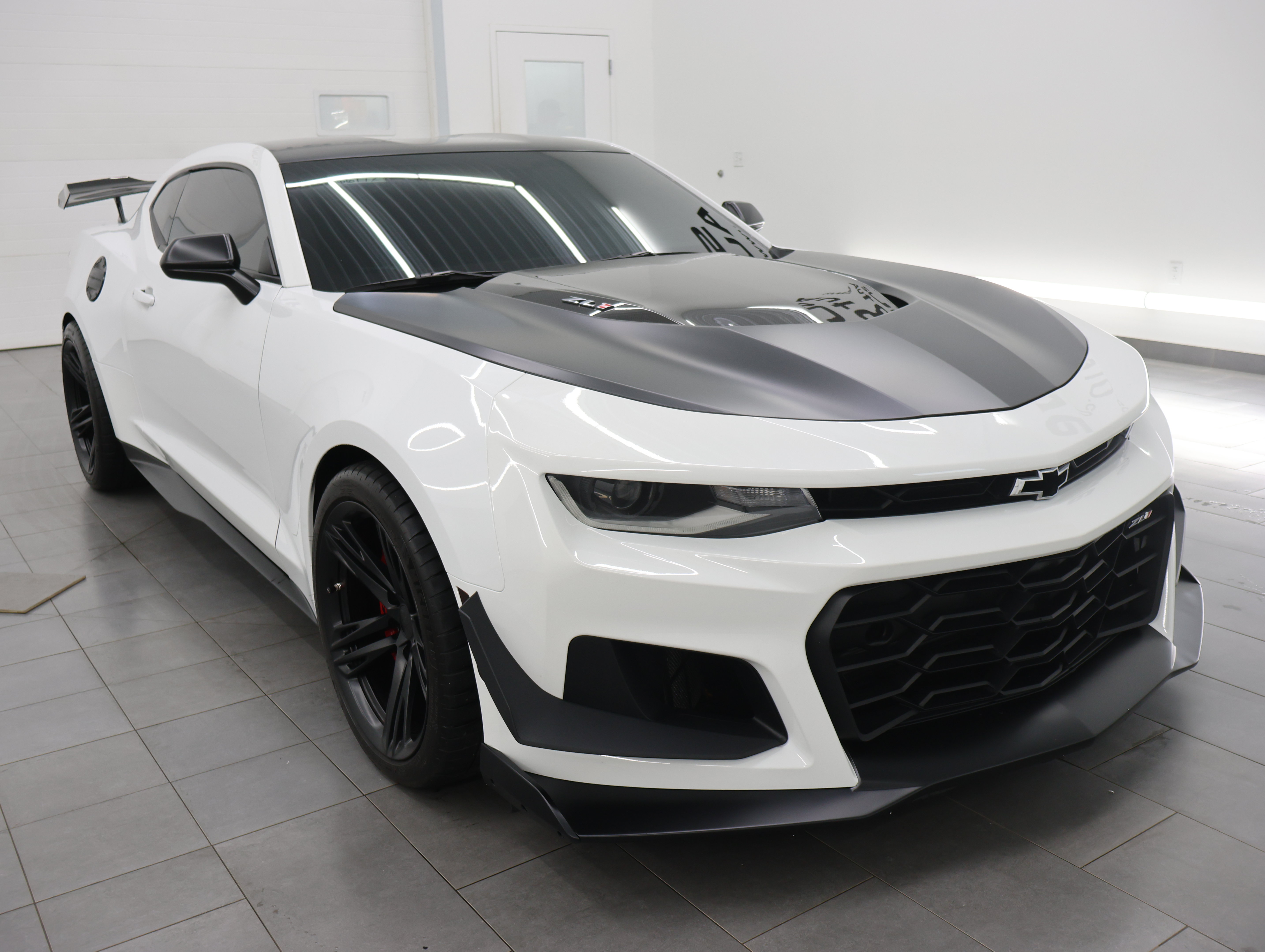 Used 2020 Chevrolet Camaro ZL1 RWD image 2