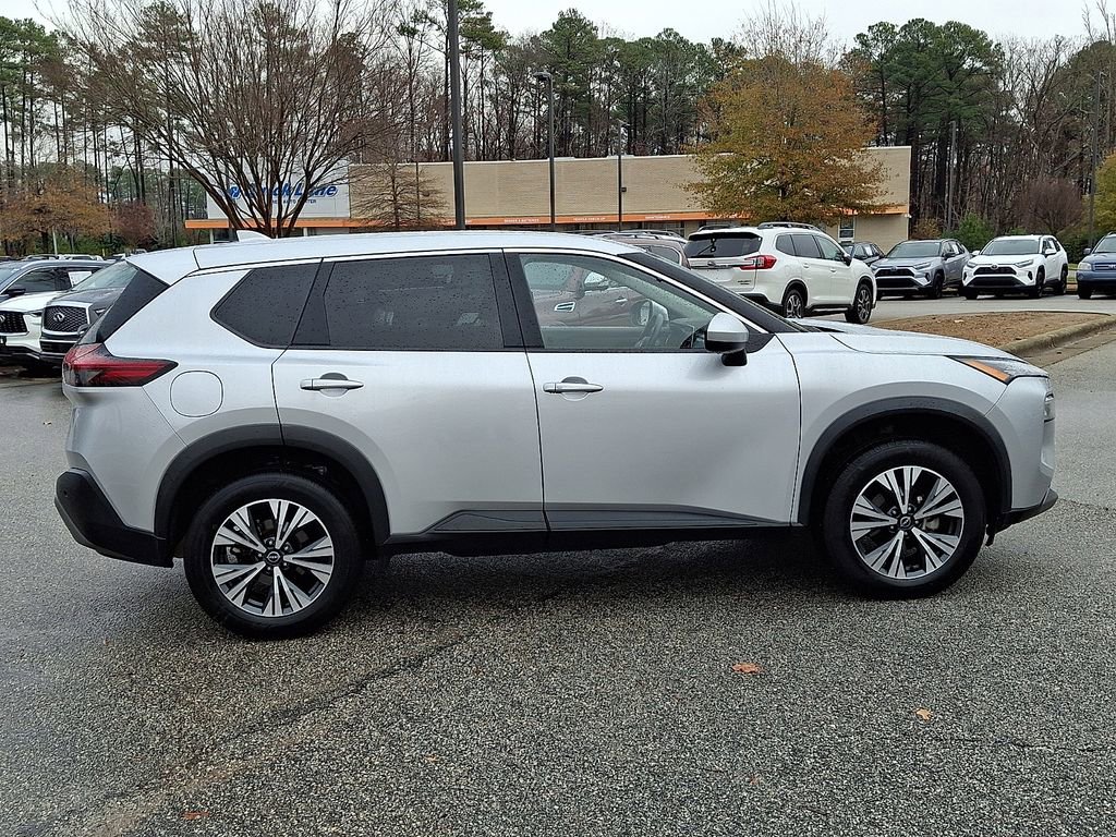 Used 2023 Nissan Rogue SV image 7