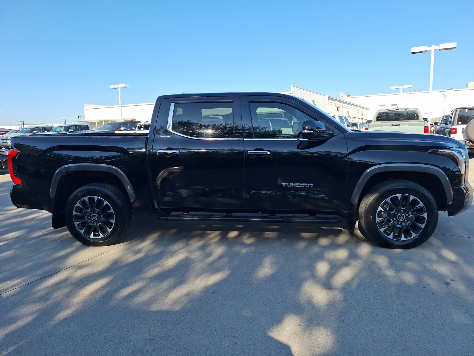 Used 2024 Toyota Tundra Limited w/ Power Package AWD/4WD image 7