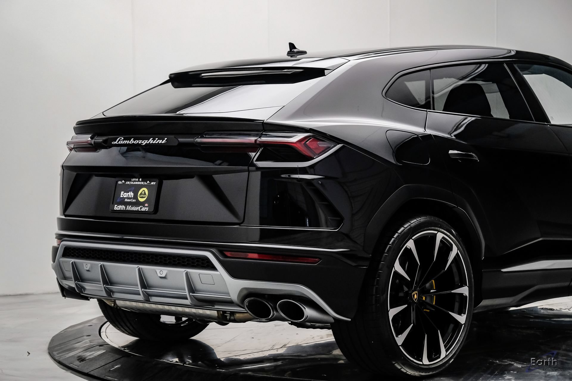 Used 2022 Lamborghini Urus AWD/4WD image 17