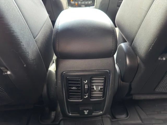 Used 2021 Jeep Grand Cherokee Laredo X AWD/4WD image 9