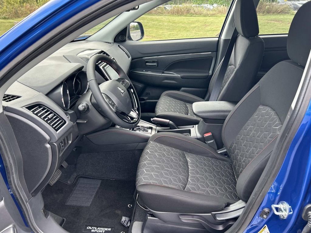 New 2025 Mitsubishi Outlander Sport LE image 17