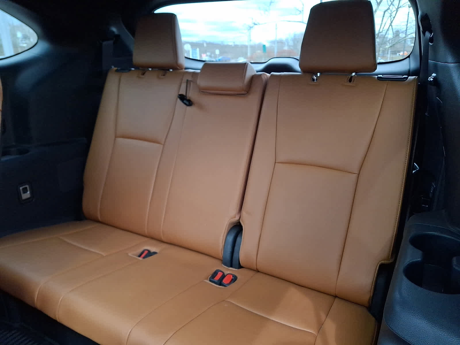 Used 2024 Toyota Highlander Platinum image 11