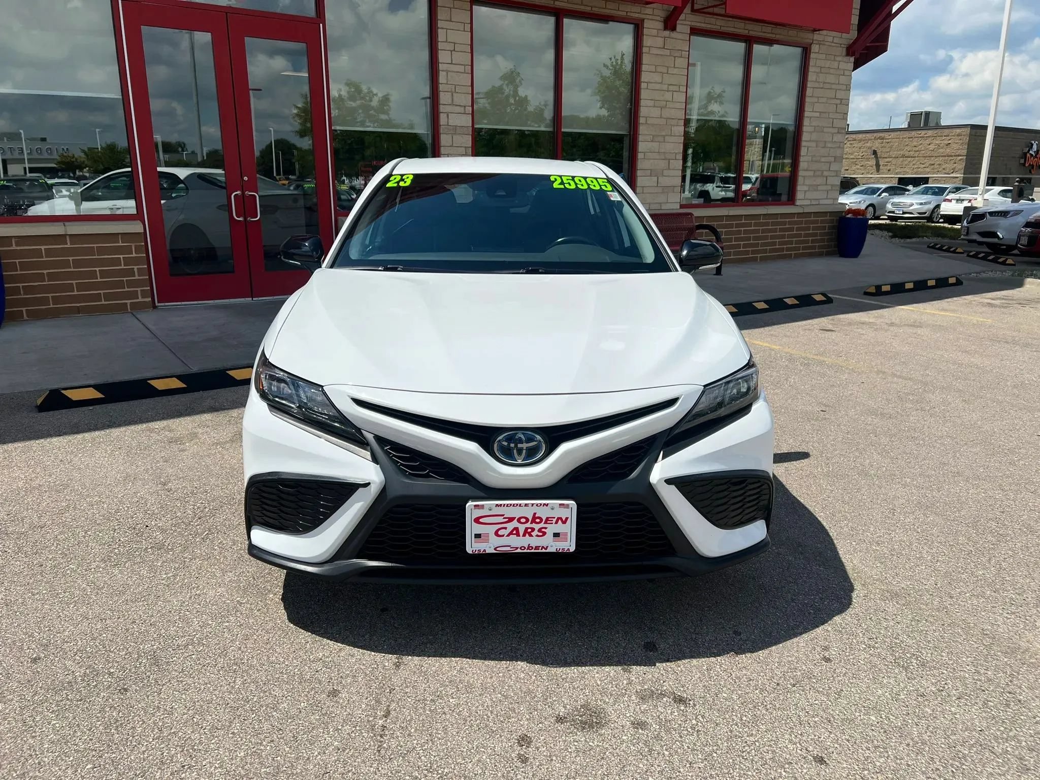 Used 2023 Toyota Camry SE w/ Convenience Package FWD image 2