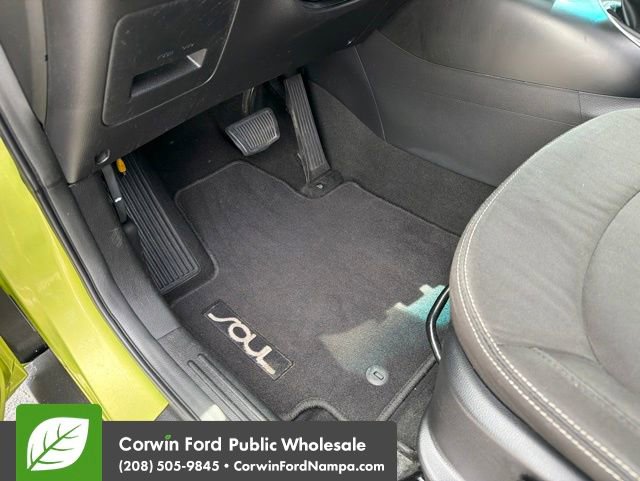 Used 2016 Kia Soul FWD image 24