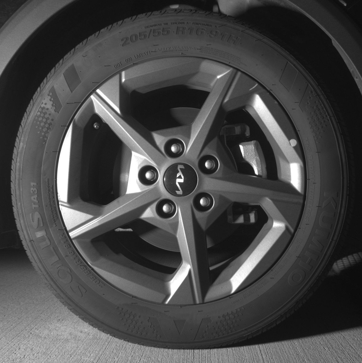 Used 2025 Kia K4 LXS image 13