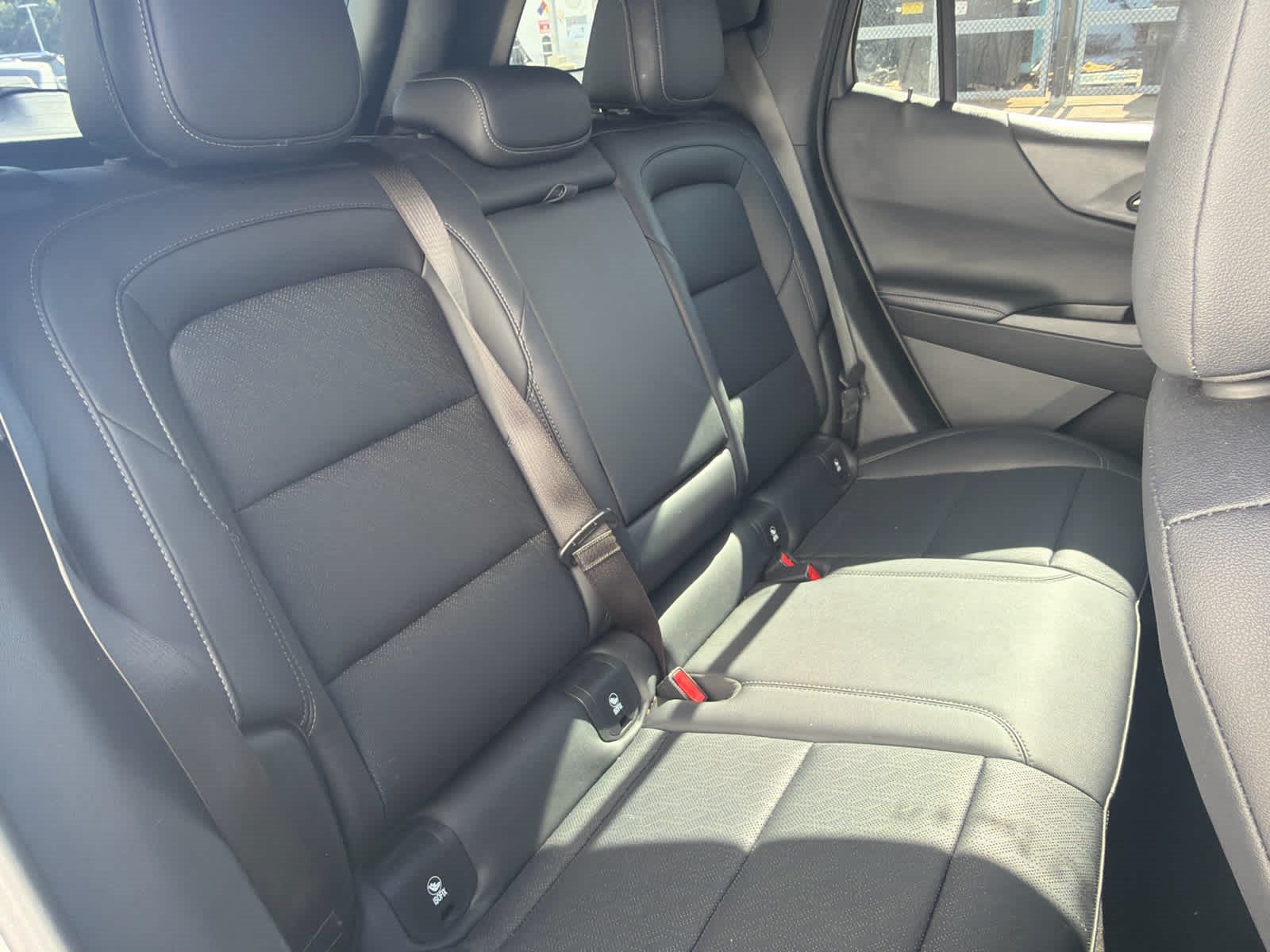 Used 2025 Chevrolet Equinox LT w/ Convenience Package II FWD image 8