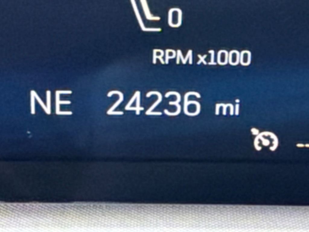Used 2024 Cadillac XT4 Luxury w/ Cold Weather Package image 28