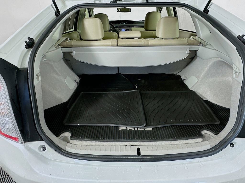 Used 2013 Toyota Prius Four w/ Deluxe Solar Roof Pkg image 25