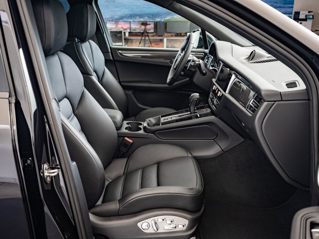 New 2026 Porsche Macan S image 26