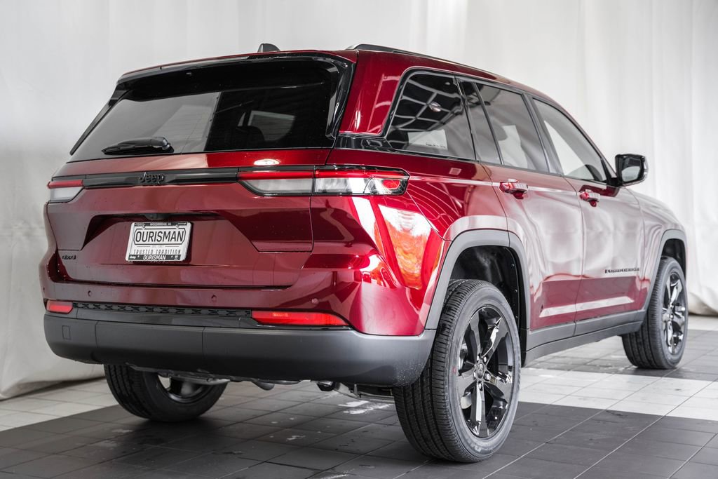 New 2025 Jeep Grand Cherokee Altitude image 4