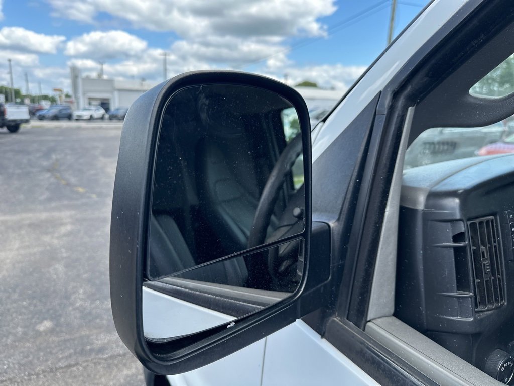 Used 2018 Chevrolet Express 2500 Work Van image 10
