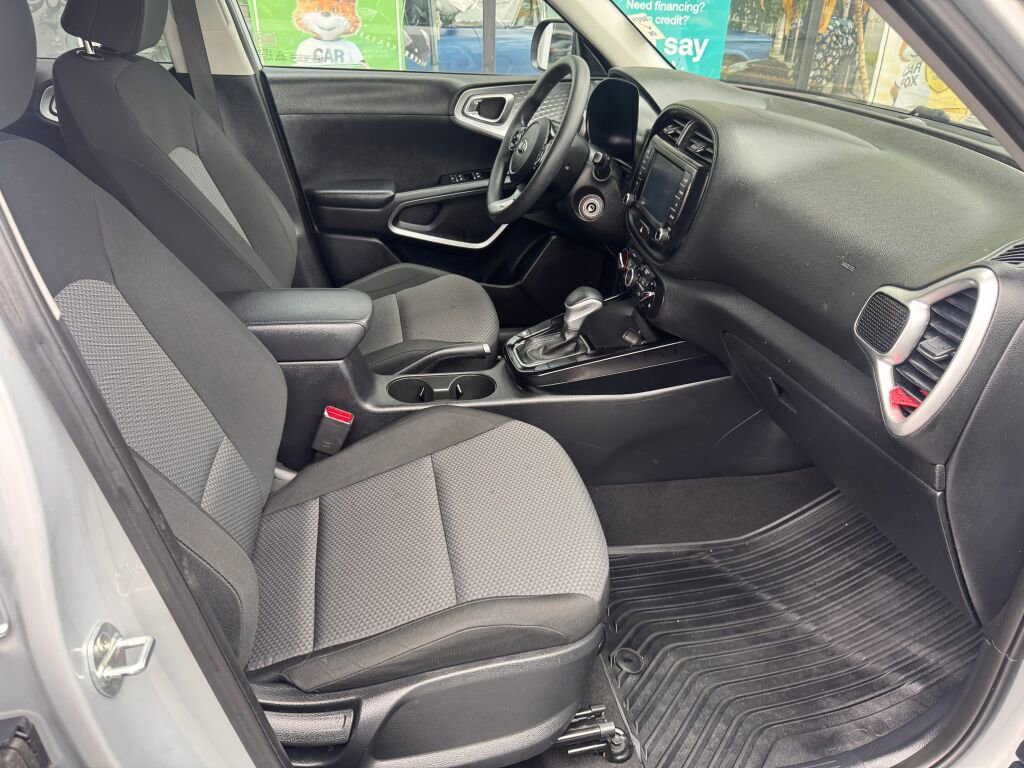 Used 2021 Kia Soul LX image 15