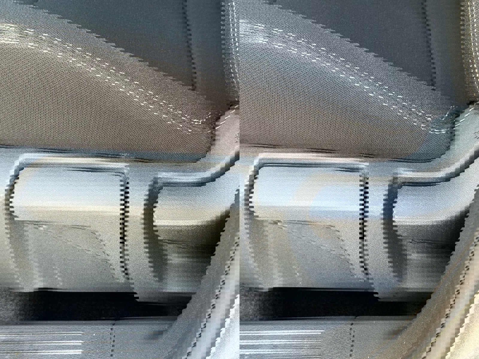 Used 2025 Nissan Rogue S image 19