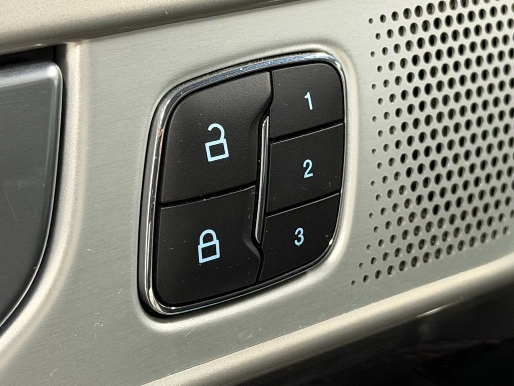 Used 2023 Ford Explorer Platinum w/ Technology Package image 62